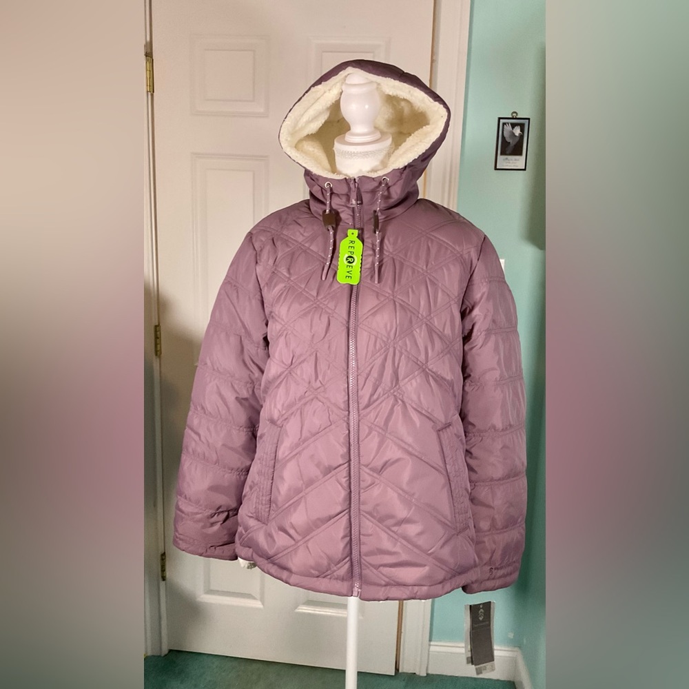 REVERSIBLE Women’s Quilted Hooded Jacket - Plum